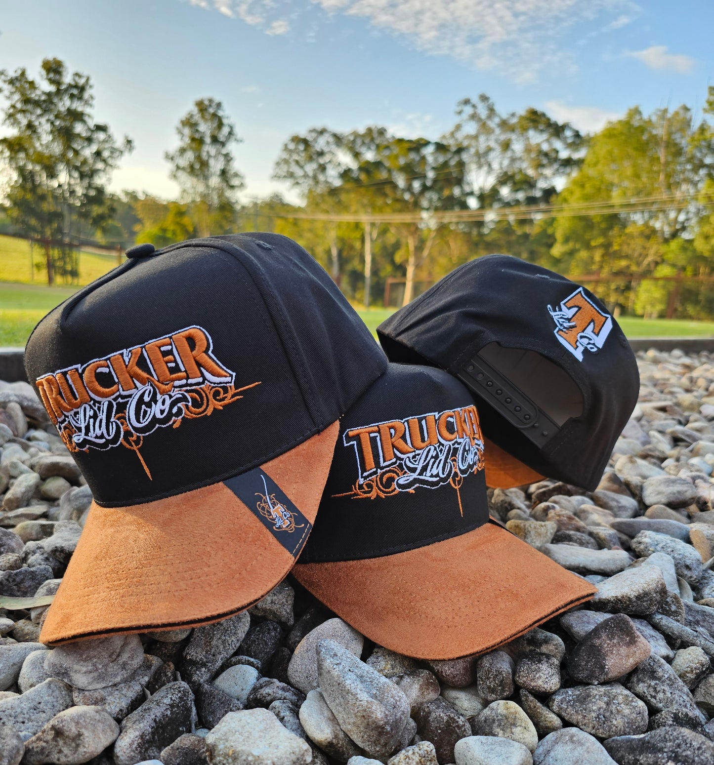 Signature - Black/Camel Full Fabric