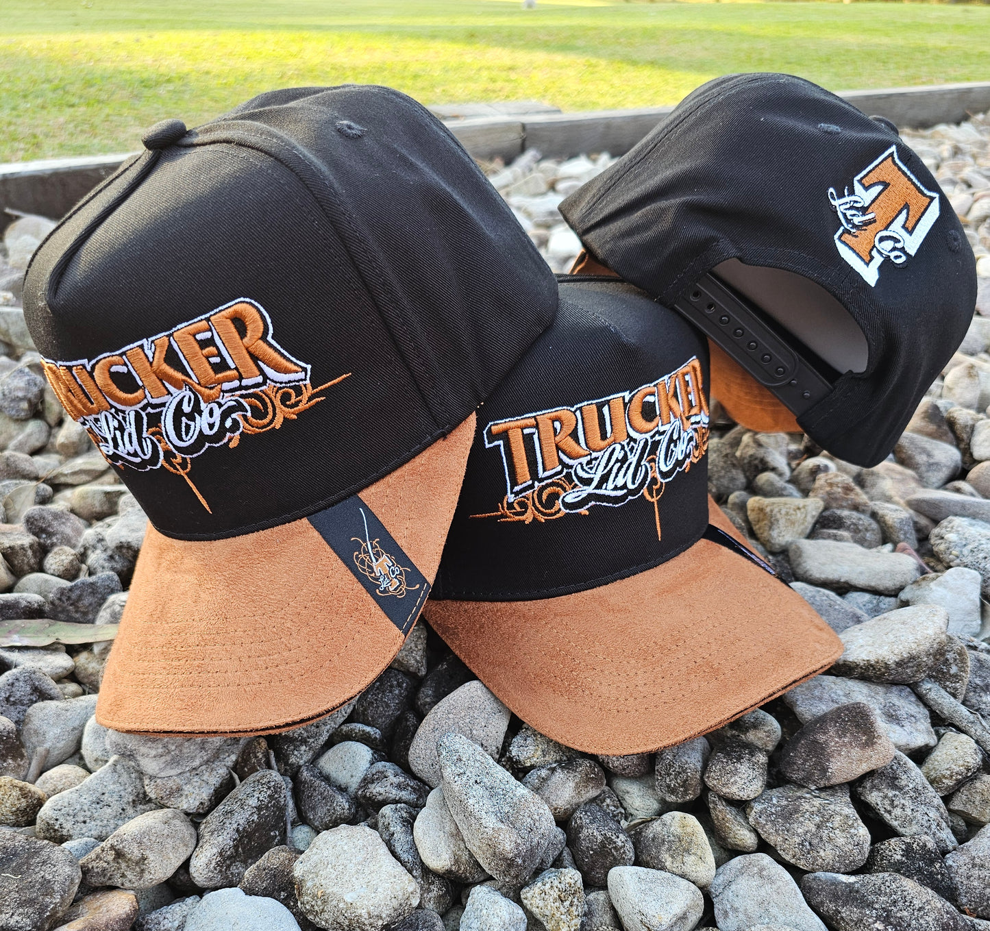 Signature - Black/Camel Full Fabric